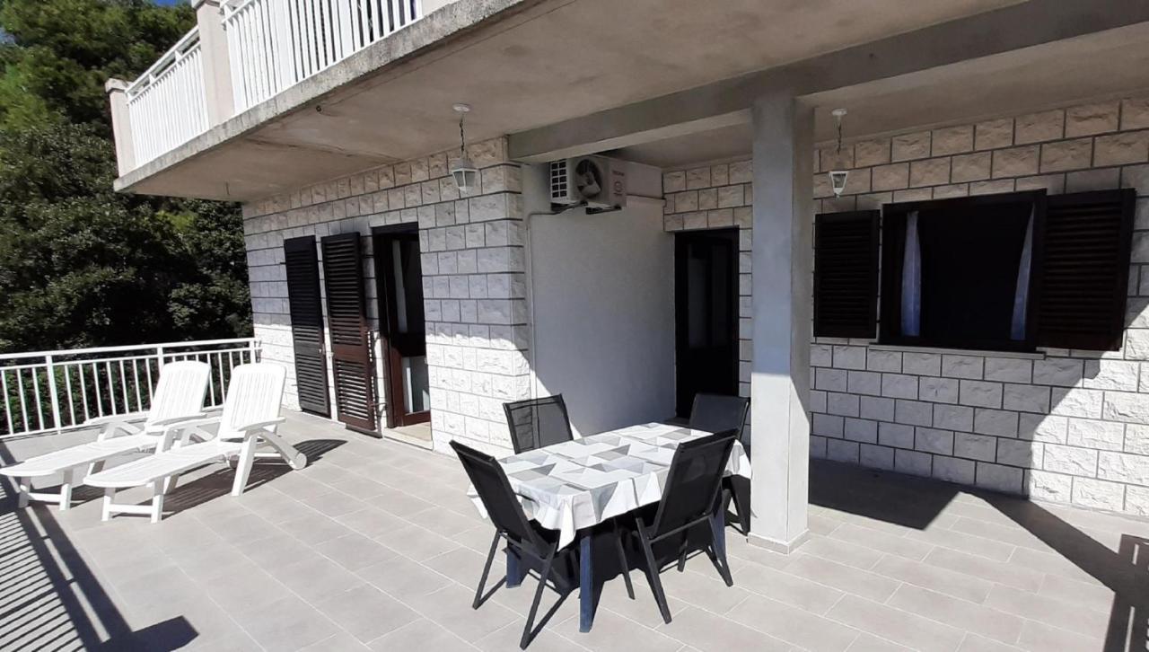 Apartment Classic Zrnovo Exterior photo