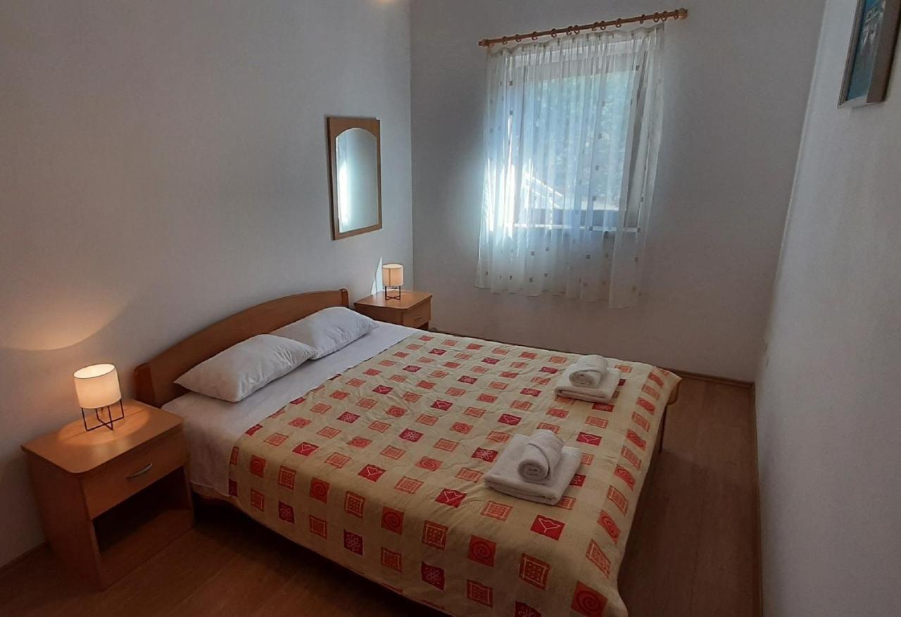 Apartment Classic Zrnovo Exterior photo